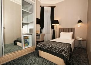 هتل گلدن سیتی استانبول
ترکیه / استانبول(Istanbul Golden City Hotel
Turkey / Istanbul )