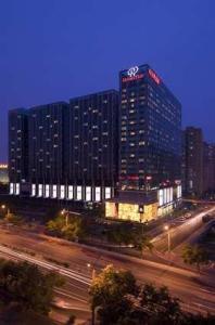 ,دابلتری بای هیلتون بیجینگ,هتل Doubletree by Hilton Beijing، درمنطقه مرکزی تجاری پکن واقع و اقامت مجللی را به...,