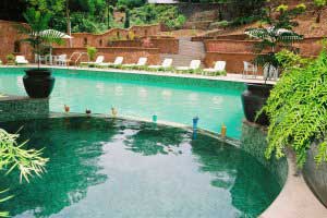 ,ریزورت (Vainguinim Valley Resort),این هتل با میهمان نوازی خود پذیرای میهمانان در .....,