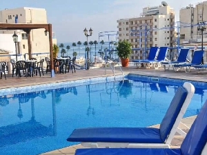 ,هتل آپارتمان آتریوم زنون
قبرس / لارناکا(Atrium Zenon Hotel Apartment
Cyprus / Larnaka ),هتل آتريوم زنون در مركز شهر لارناكا با مناظر زيبا از تفريحگاه فينيكودس و درياي مديترانه واقع گرديده است.,