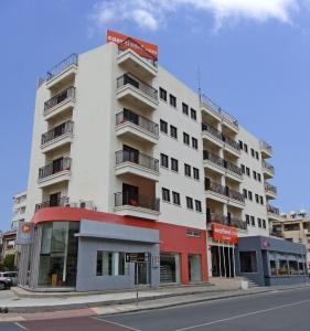 ,ایزی هتل لارنکا
قبرس / لارناکا(easyHotel Larnaka
Cyprus / Larnaka ),ین هتل از موقعیت جغرافیایی خوبی برخوردار می باشد.,