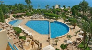 ,هتل الیاس بیچ
قبرس / لیماسول(Elias Beach Hotel
Cyprus / Limassol ),ین هتل ساحلی، زمینه را برای لذت بردن میهمانان خود از تعطیلاتشان را فراهم می سازد.,