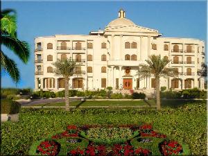 ,هتل سورینت مریم کیش
ایران / کیش(maryam
Iran / Kish ),هتل مریم با 54 اتاق و سوئیت بزرگ و دلپذیر در سه طبقه راحتی و آسایش شرق را با پیشرفت و نوآوری غرب درهم آمیخته و با شکوه ترین اقامتگاه را برای مسافران در جزیره کیش فراهم نموده است.,
