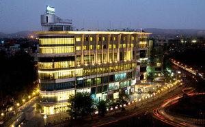 ,فورچون سلکت مترپلیتان
هند / جیپور(Fortune Select Metropolitan
India / Jaipur ),مکانات رفاهی هتل شامل ماساژ ، استخر روباز ، سونا ، مرکز سلامت و آبگرم ، استخر سرباز (تمام فصول) ، ایوان مخصوص حمام آفتاب می باشد.,