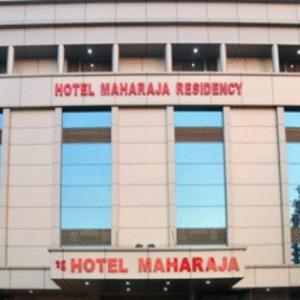 ,هتل ماهاراجا رزیدنسی
هند / جیپور(Hotel Maharaja Residency
India / Jaipur ),هتل Maharaja Residency، در حدود نیم ساعت سواره تا فرودگاه بین المللی Jaipur فاصله دارد. هتل از یک رستوران و یک بار برخوردار میباشد. هتل که در ناحیه Vaishali Nagar واقع شده،,