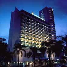 ,هتل کاپتورن کینگ
سنگاپور / سنگاپور(Copthorne King's Hotel
Singapore / Singapore ),میهمانان میتوانند در استخر روباز هتل ، به آبتنی بپردازند.اين هتل داراي 310 اتاق مي باشد.يک صرافي نيز در هتل وجود دارد.,