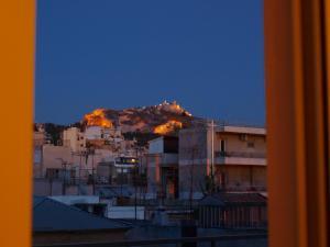 هتل آروس
یونان / آتن(Hotel Areos
Greece / Athens )