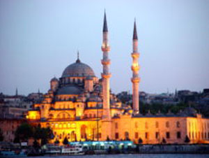 ,ترکیه / استانبول / مسجد يني(Turkey / Istanbul / yeni valid mosque istanbul),این مسجد در فواصل سالهای 1597 تا 1663 میلادی در بندر امینونو ساخته شد,