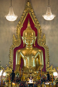 ,تایلند / بانکوک / معابد بانكوكTraimit BuddhaوReclining Buddha,در بانکوک بیش از ۲۶ هزار معبد (وات) وجود دارند,