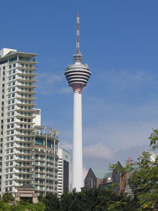 ,مالزی / کوالالامپور / برج مخابراتی مالزی(Malaysia / Kuala lumpur / Malaysia tower),اين برج بلند ترين برج آسيايي است كه ارتفاع آن 421 متر است.,