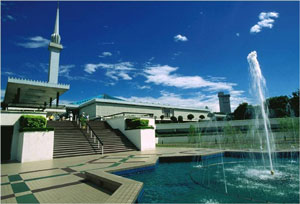 ,مالزی / کوالالامپور / مسجد نگارا(Malaysia / Kuala lumpur / The Negara Mosque),مسجد نِگارا، یا مسجد ملی مالزی، از مساجد شهر کوالالامپور پایتخت مالزی است.,