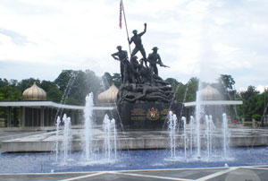 مالزی / کوالالامپور / بنای ملی(Malaysia / Kuala lumpur / National Monument)