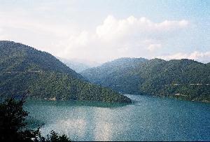 ,گرجستان / تفلیس / دریاچه لیسی(Georgia / Tbilisi / Lisi Lake),این دریاچه در شمال غربی شهر تفلیس واقع شده است,