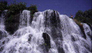 ,ارمنستان / ایروان / جرموک (Armenia / Yerevan / jermok yerevan),شهر زیبا و توریستی جرموک در شمال شرقی وایوتس دیزور واقع شده است.,