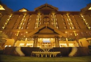 هتل رویال چولان کوالالامپور
مالزی / کوالالامپور(The Royale Chulan Hotel Kuala Lumpur
Malaysia / Ku