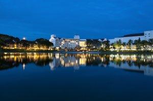 دریاچه فلامینگو/کوالالامپور
مالزی / کوالالامپور(Flamingo By The Lake, Kuala Lumpur
Malaysia / Kual