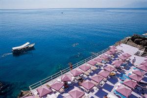,هتل کلاب فالکن
ترکیه / آنتالیا(Club Hotel Falcon
Turkey / Antalya ),امکانات رفاهی هتل شامل ماساژ ، استخر روباز ، سونا ، حمام ترکی و بخار ، شیرجه ، حمام ترکی ، استخر سر پوشیده ، استخر سرباز (فصلی) ، ساحل اختصاصی ، استخر سرپوشیده (تمام فصل) می باشد.,
