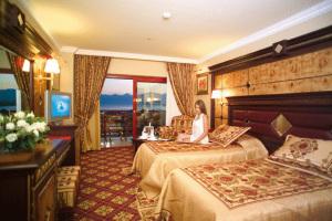 هتل کلوب سرا
ترکیه / آنتالیا(Club Hotel Sera
Turkey / Antalya )