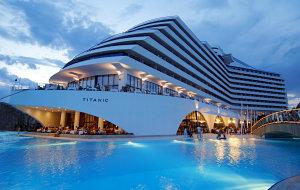 ,هتل تیتانیک بیچ ریزورت
ترکیه / آنتالیا(Titanic Beach Resort Hotel
Turkey / Antalya ),این هتل از موقعیت جغرافیایی خوبی برخوردار می باشد.,