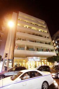 ,هتل رویال گاردن,هتل Royal Garden، در مرکز شهر بیروت واقع و 800 متر تا دانشگاه آمریکاییان فاصله دارد. هتل ....,